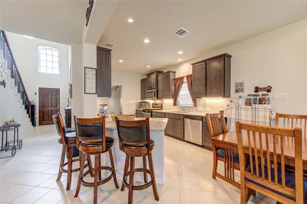 BREAKFAST BAR