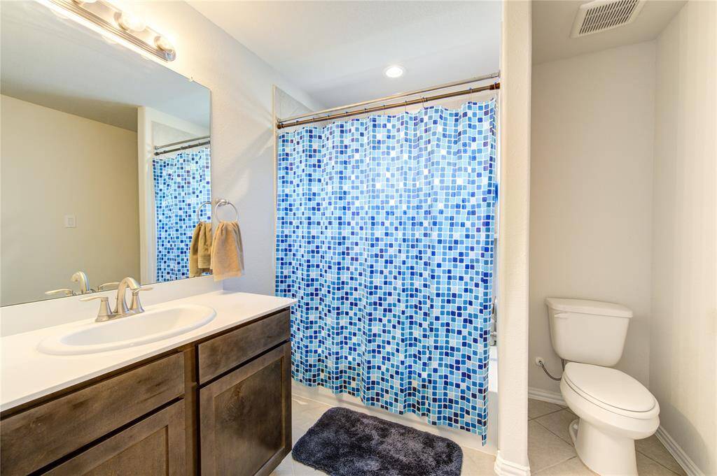 2ND FLOOR BATHROOM