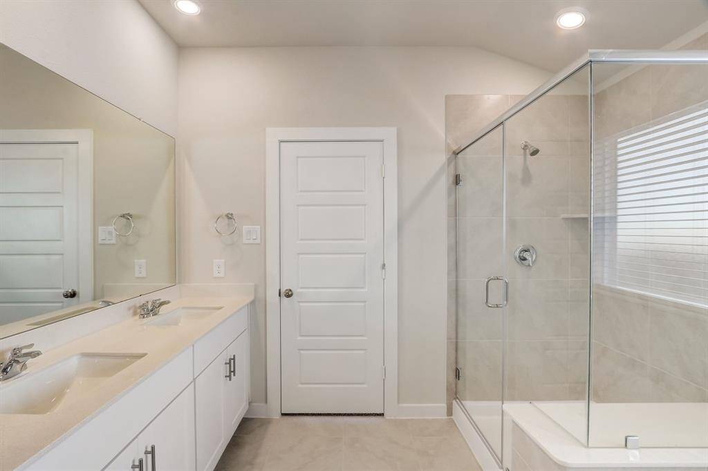 Photo is not of the actual home but is an inspirational photo of builder’s model home and may depict options, furnishings, and/or decorator features that are not included.