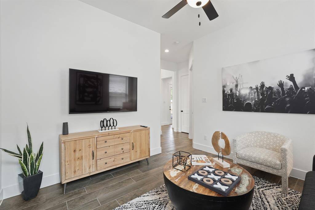 Photos are REPRESENTATIVE of the home /floor plan and are NOT of the actual home.  Selections, features, and room options may vary.  For more info., contact Chesmar Homes.