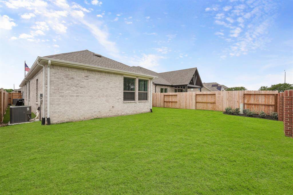 Photos are REPRESENTATIVE of the home /floor plan and are NOT of the actual home.  Selections, features, and room options may vary.  For more info., contact Chesmar Homes.