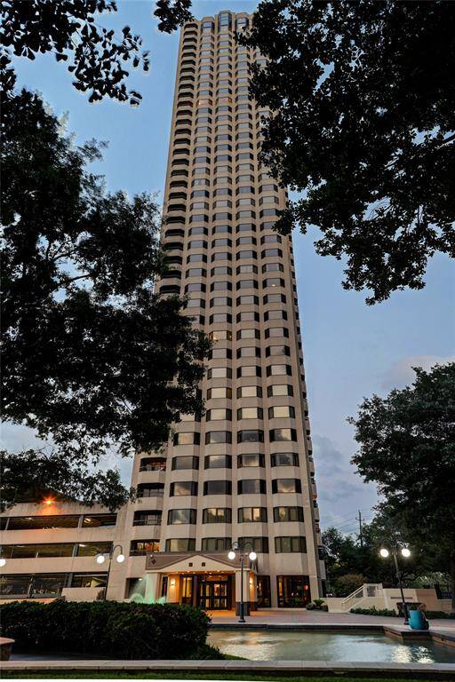 40 stories of full service high rise living.