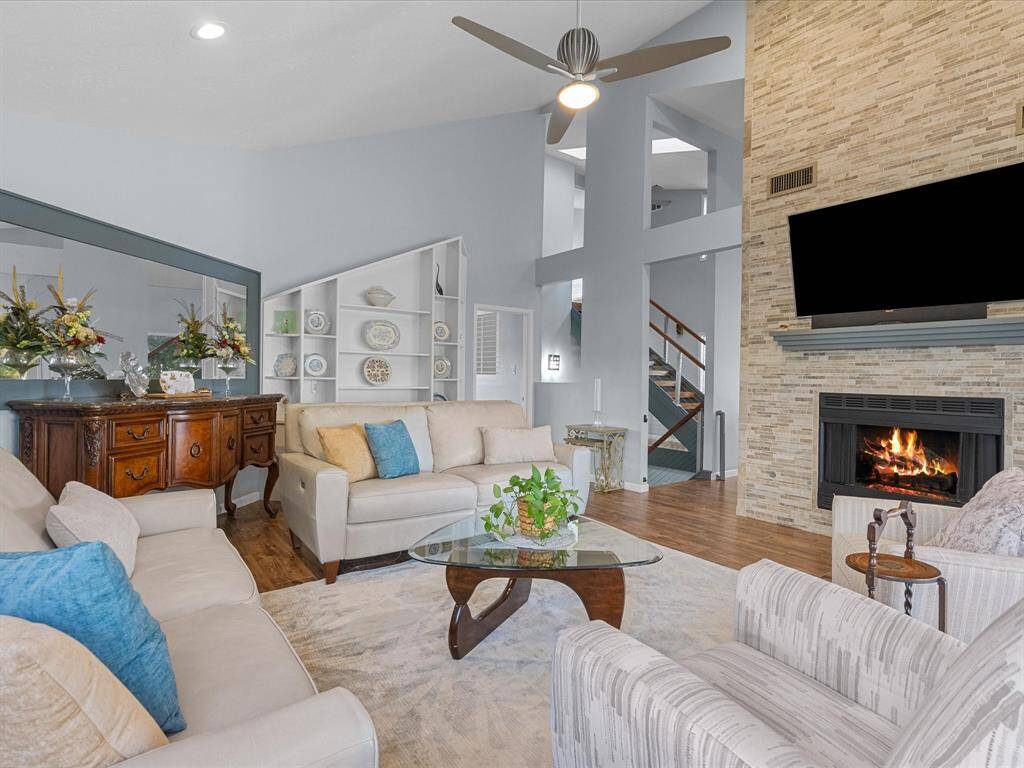 Spacious Living Space that Captures the Essence of Cozy Brightness and Warmth