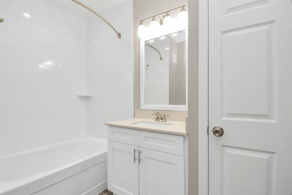 Photos displayed may be of similar apartments or floor plans featuring the same finishes.