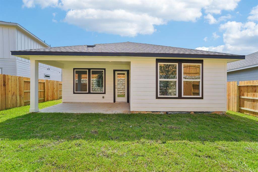 Photo is not of the actual home but is an inspirational photo of builder’s model home and may depict options, furnishings, and/or decorator features that are not included.