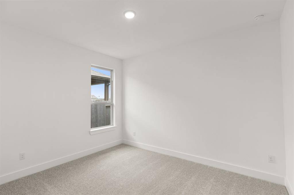 What a perfect space for a growing family, or even a parent to stay!