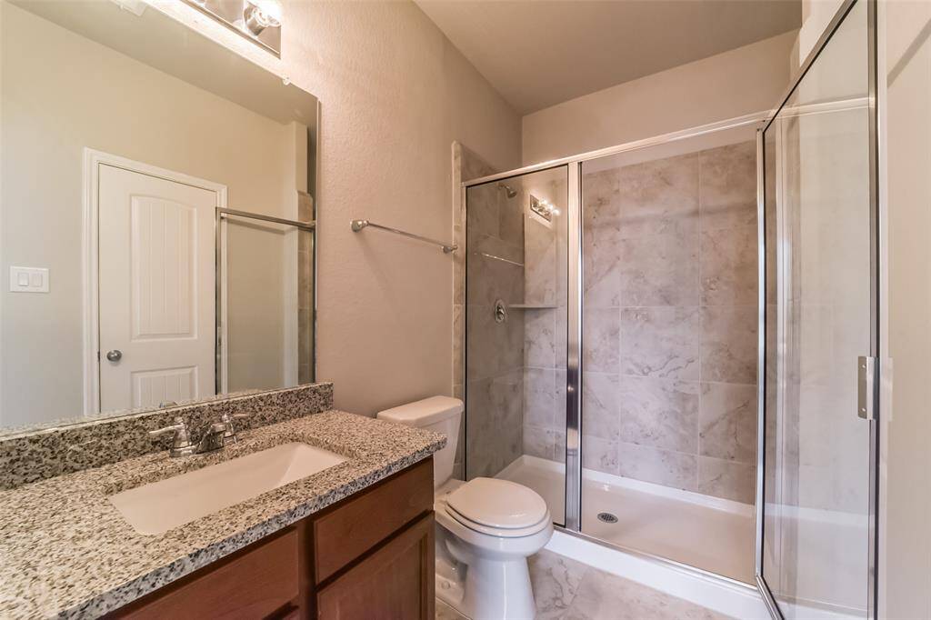 Guest bathroom downstairs next to bedroom 2
