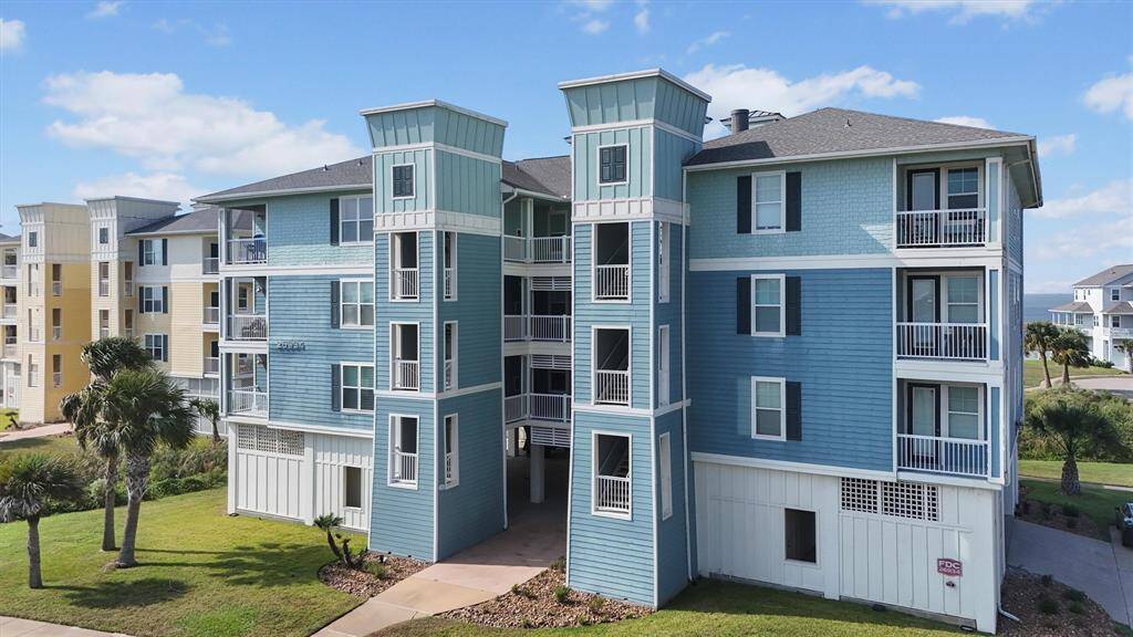 Surrounding the condo, you’ll find meticulously landscaped grounds and walking paths, enhancing the peaceful coastal atmosphere and sense of community.