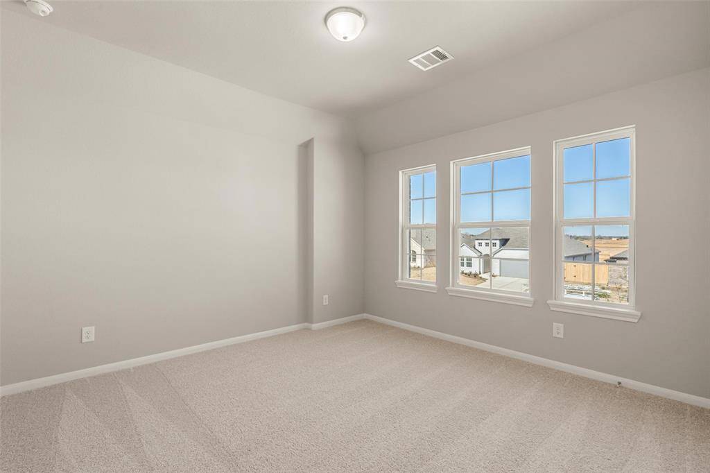 note: Sample product photo. Actual exterior and interior selections may vary by homesite.
