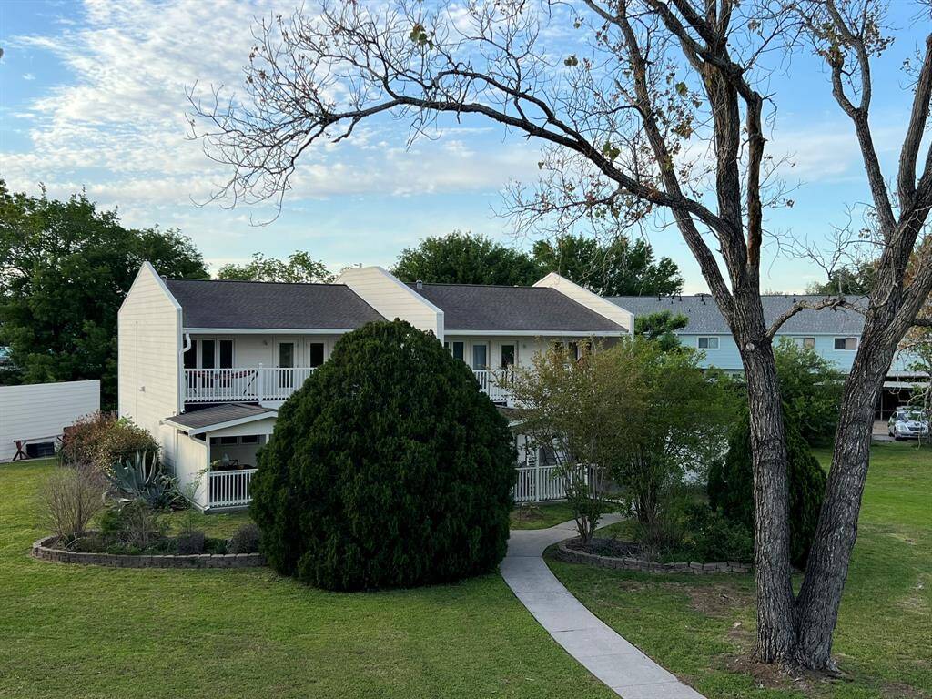 Townhome Front Yard