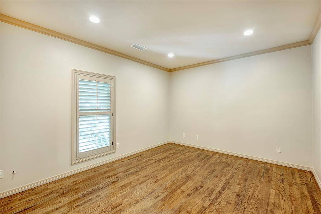 The 3rd bedroom has a private bath and walk  in closet