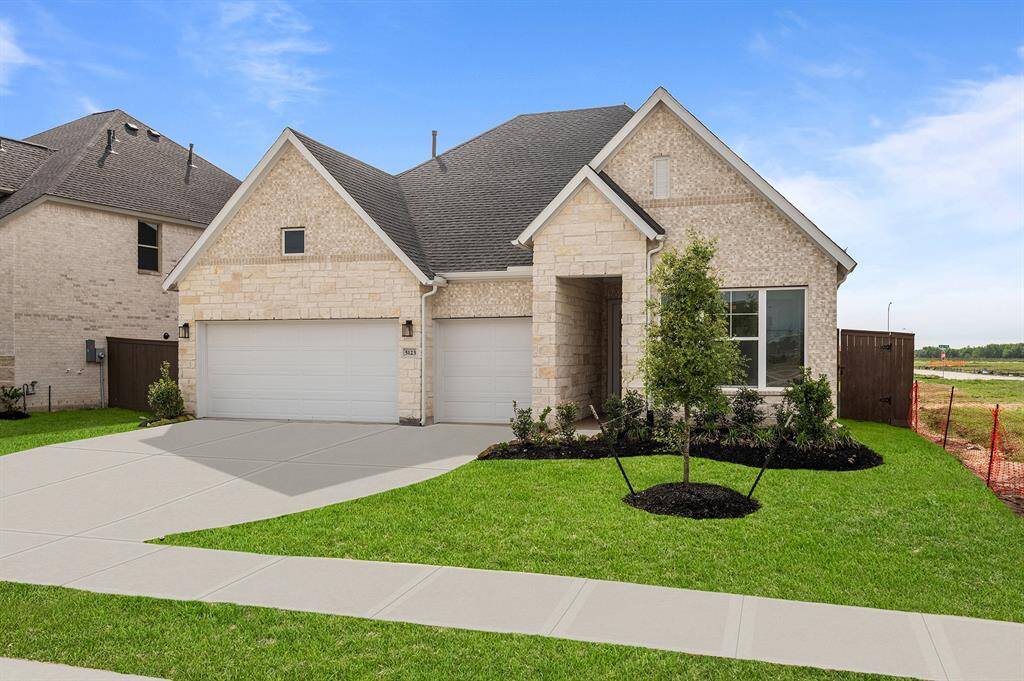 THE OMAHA / ELEVATION G / MOVE-IN READY NOW