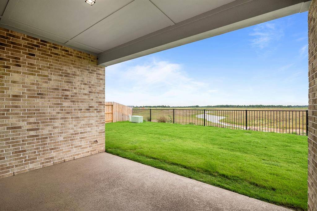 Welcome to The Begonia by David Weekley Homes. Move-In-Ready Now!