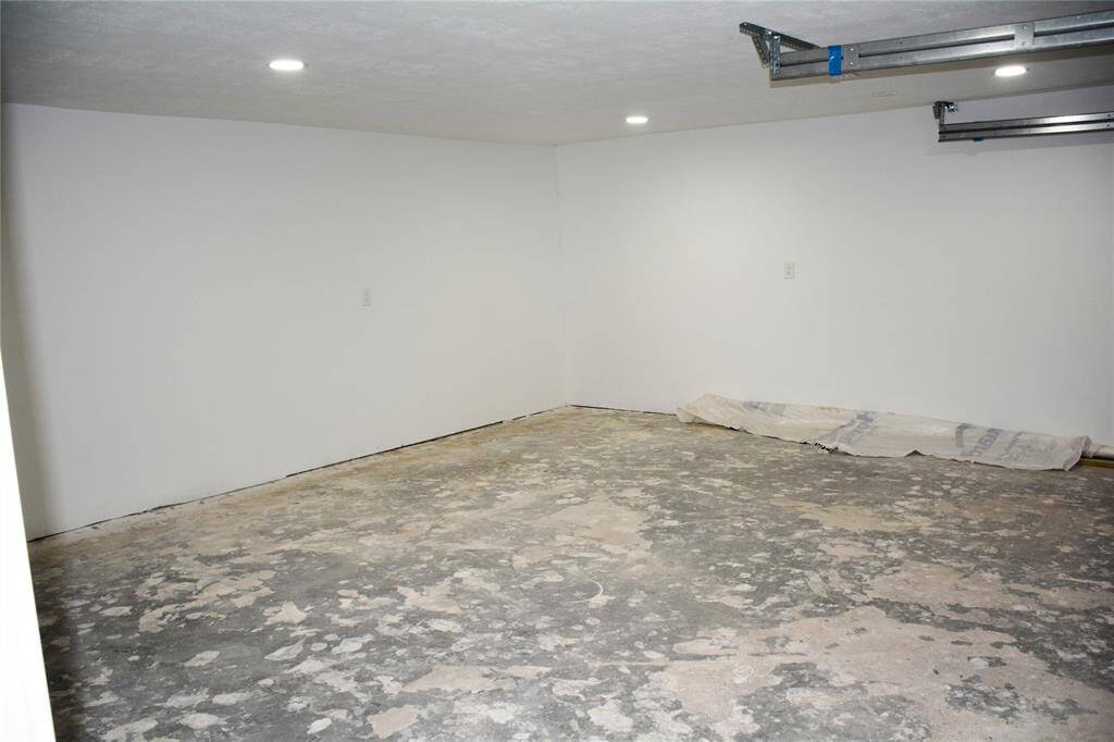 Get creative to use this espacious garage