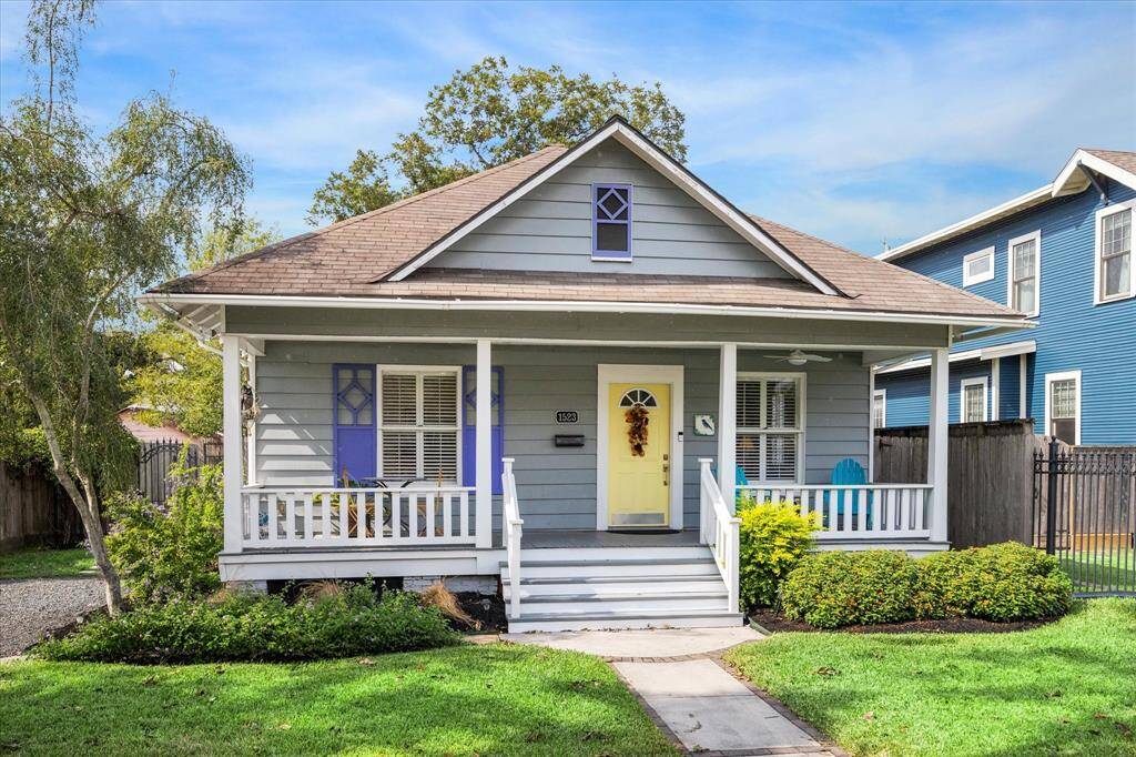 Welcome to 1523 Allston. Charming 2/1 bungalow, light and bright with updates plus a 1/1 guest house, nestled in the sought-after Houston Heights.