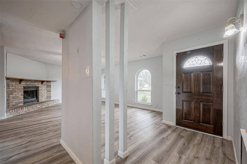Open entry way
