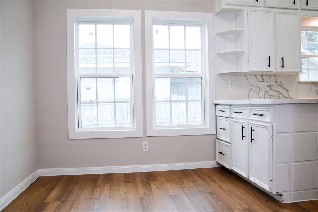 the perfect and cozy dinning area is here.