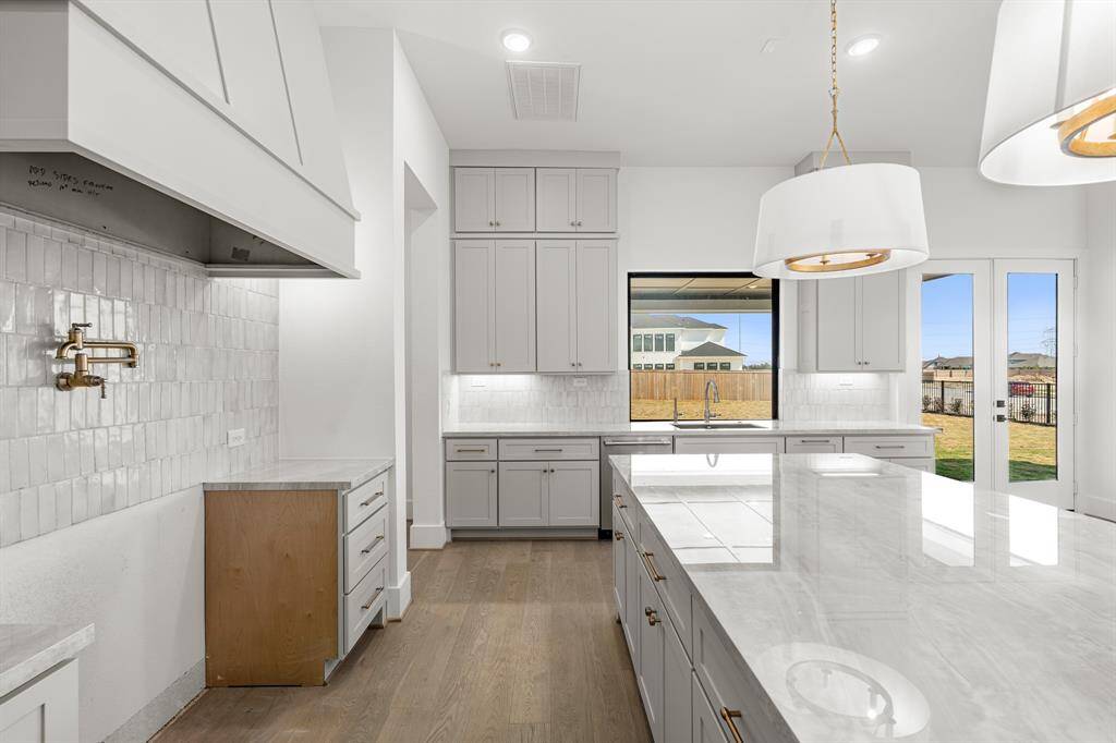 Another view of the kitchen.