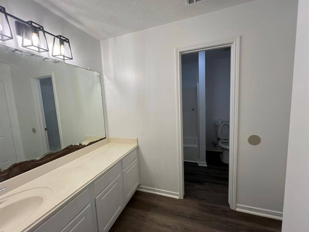 1934 Tomlinson Trail Drive, Houston, Texas, 77067-3925 Harris County