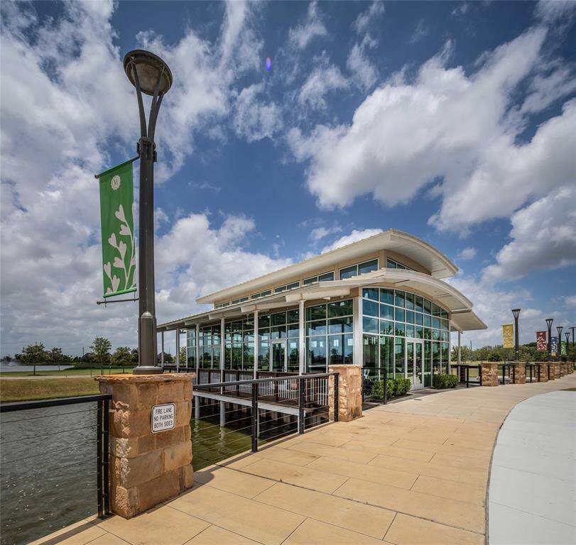 The Oasis amenities include a solarium where residents can host and enjoy gatherings.