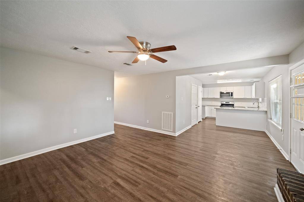 Living and breakfast areas.