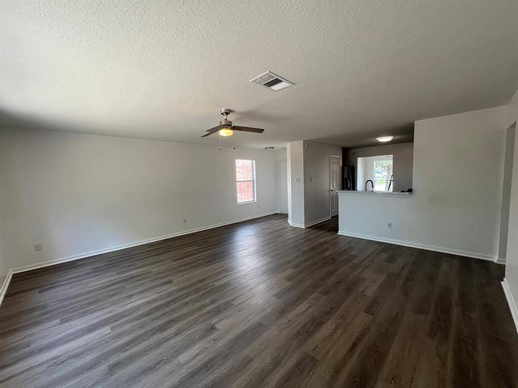 1934 Tomlinson Trail Drive, Houston, Texas, 77067-3925 Harris County