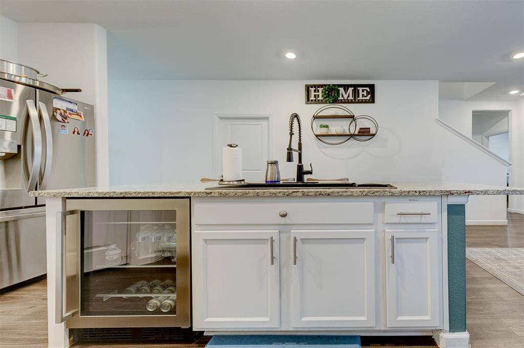 Built-In Small Beverage Center