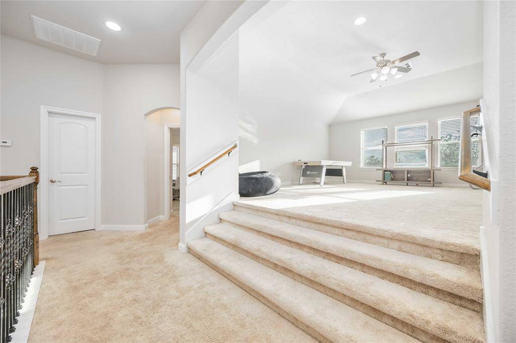OVersized gameroom