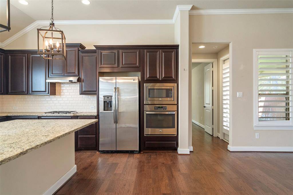 Kitchen features large, walk-in pantry