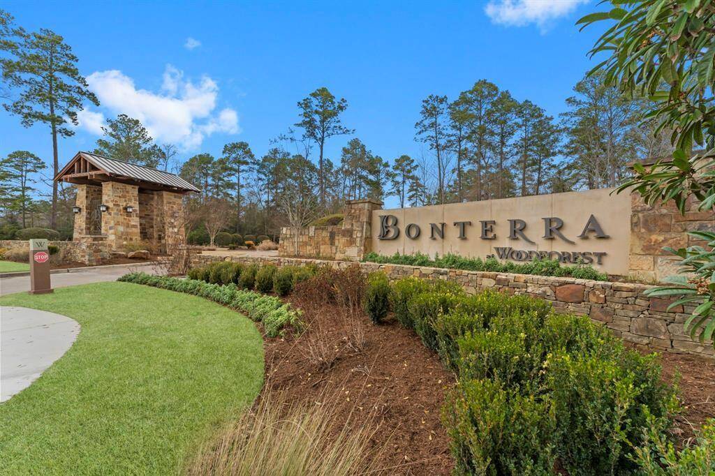 Neighborhood Entrance