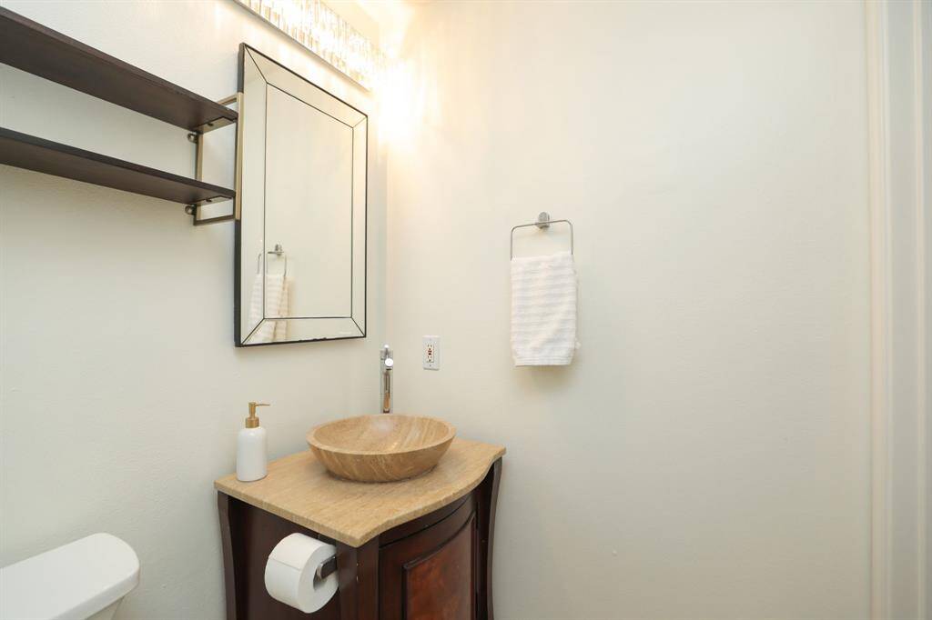 Ensuite bathroom.