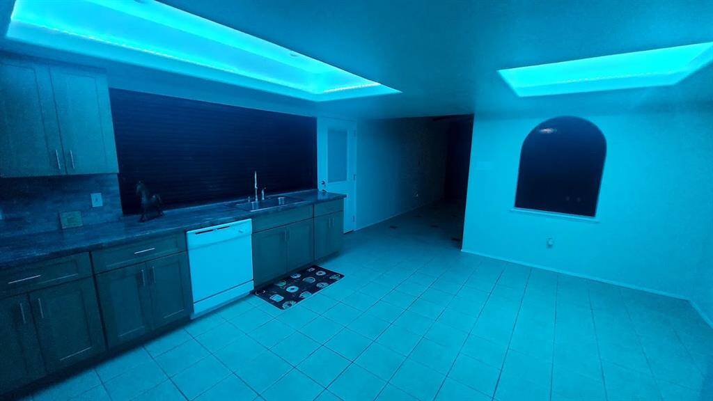 A Mood Blue Combo Room