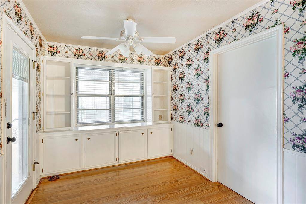 Breakfast room is ideal for everyday casual meals.