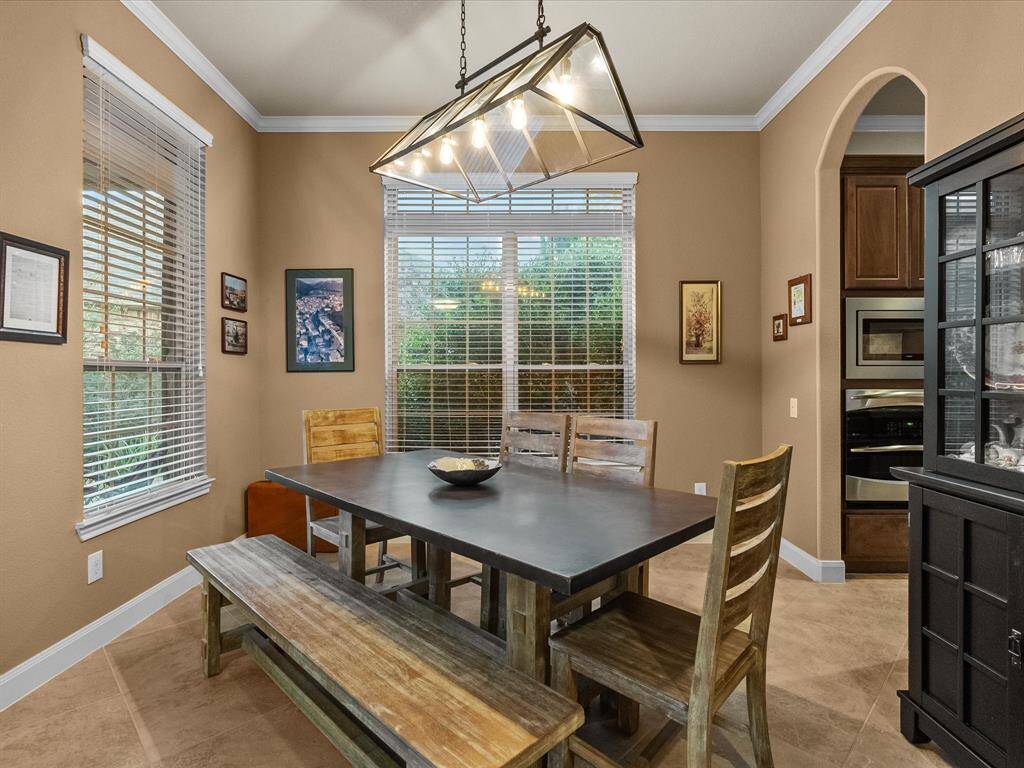 Beautiful Open Space with Lots of Wind Light Coming Through