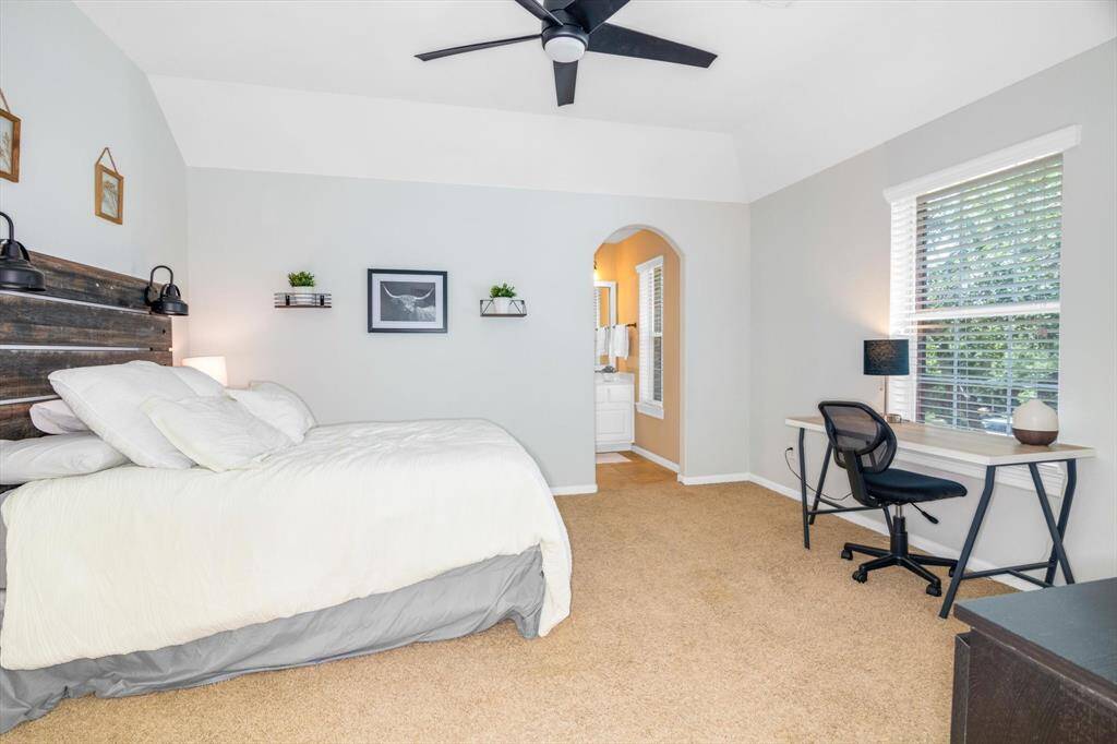 The other secondary bedroom joined by the Hollywood bath - upstairs bedroom 3