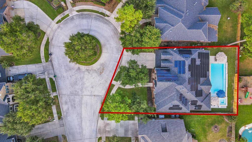 Everyone loves a cul de sac street!  Eagle Springs is a planned community with plenty of amenities including a gym, 2 pools, splash pad, tennis and pickleball court, baseball and soccer fields, and multiple parks and sidewalks
