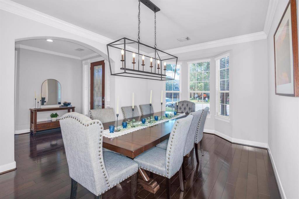 Plenty of room for holiday get togethers - a butler's pantry joins the dining room to the kitchen