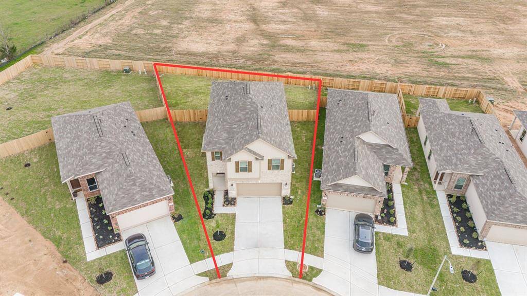 Amazing aerial shot of this gorgeous KB Home home situated on a large CUL-DE-SAC lot with lush landscaping in the front and back.