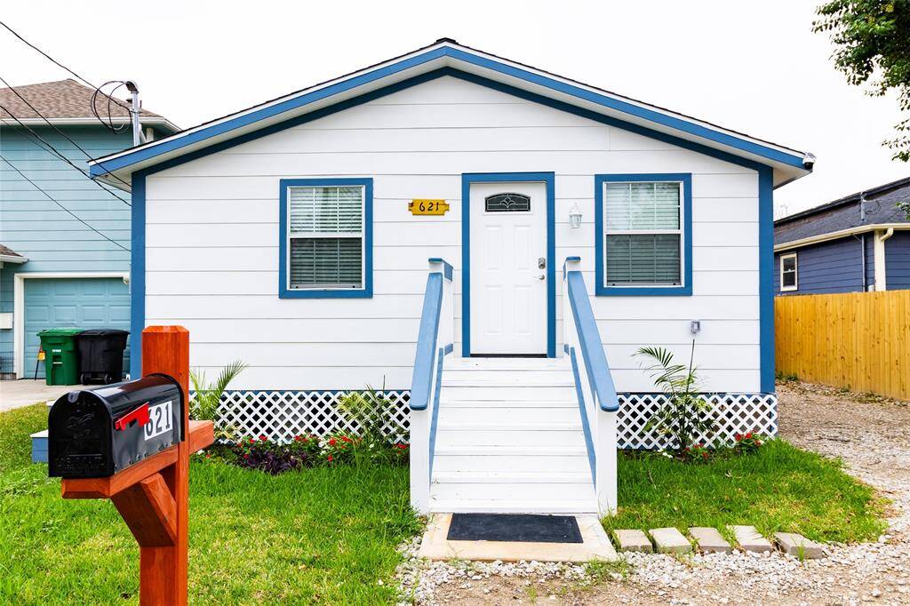 The welcoming front door.