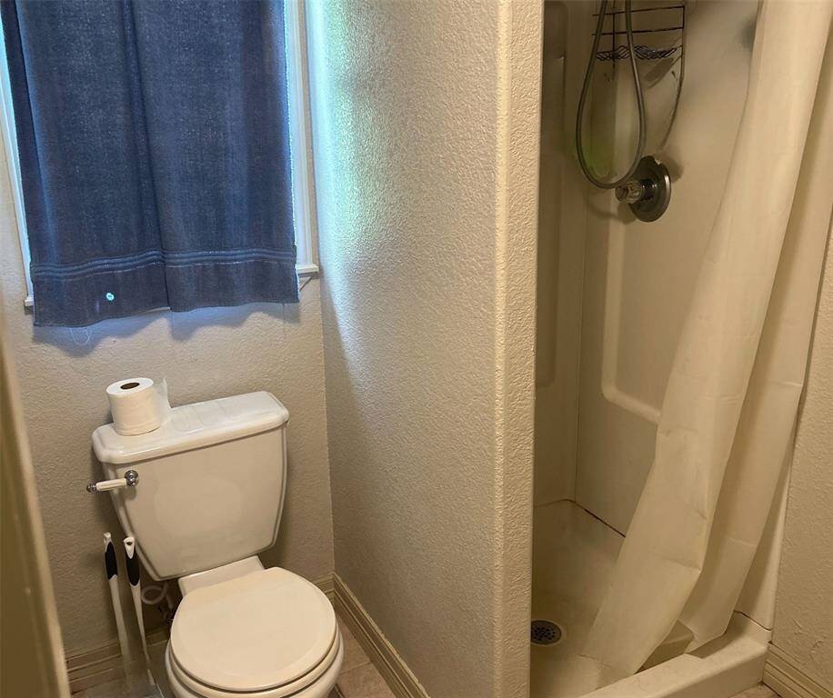 Bath-Apt.2(Occupied)
