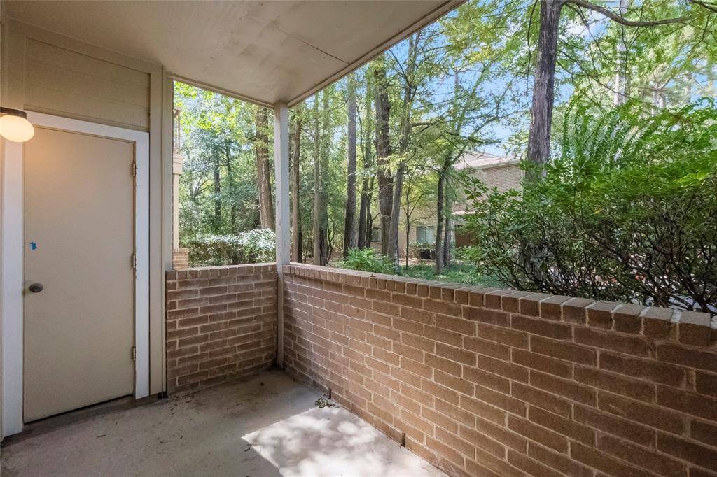 Patio with privacy wall