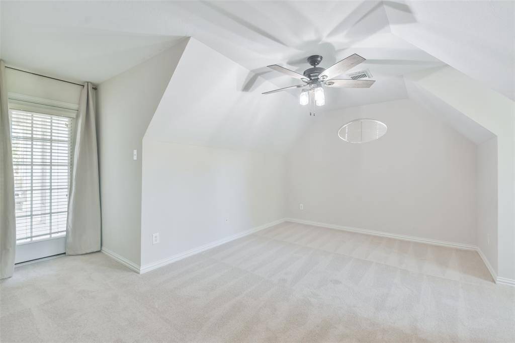 Bath 4 is a Jack ‘N Jill plan and is located between bedrooms 4 and 5.