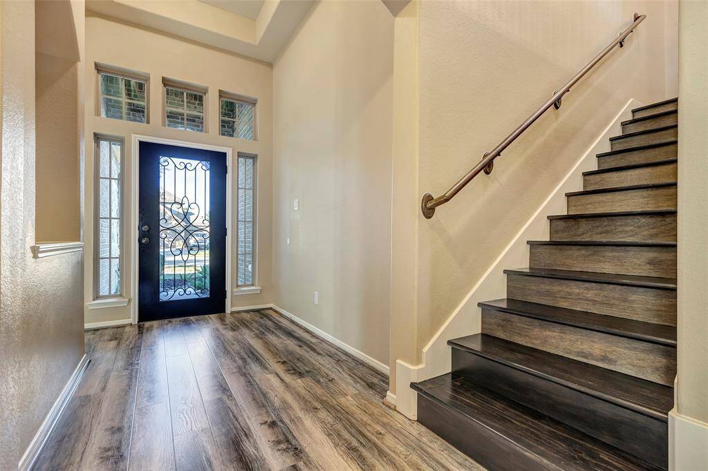 Nice open and airy entry with lots of natural light.
