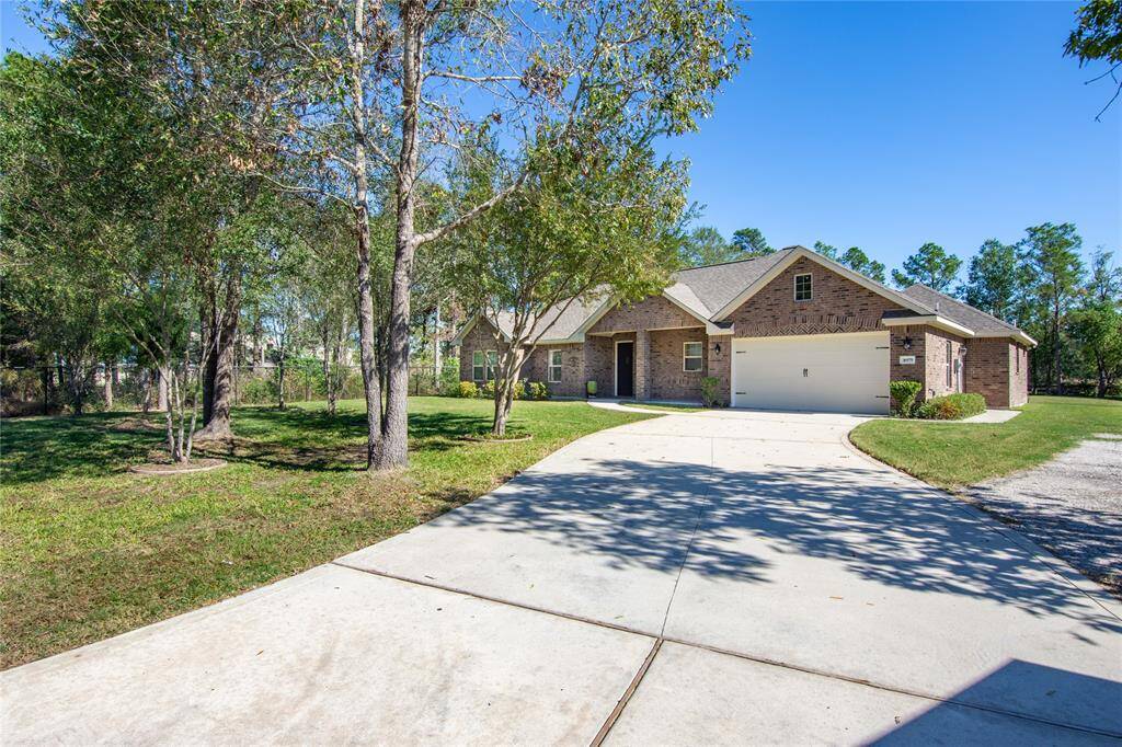 Front of this beautiful property !