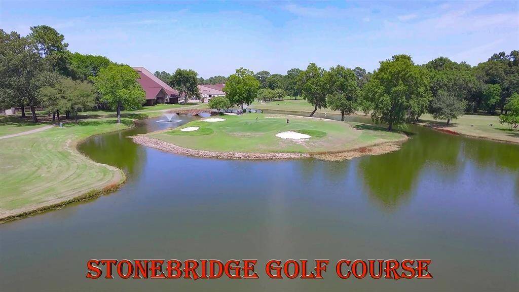 Enjoy living in a neighborhood featuring a stunning 18-hole golf course.