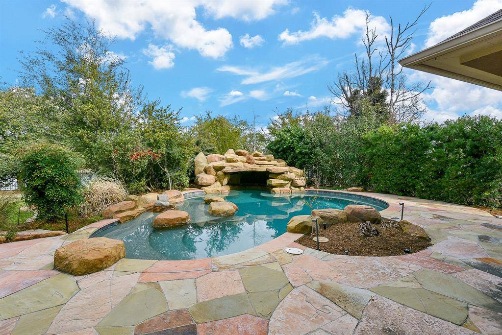Another view of the pool area!