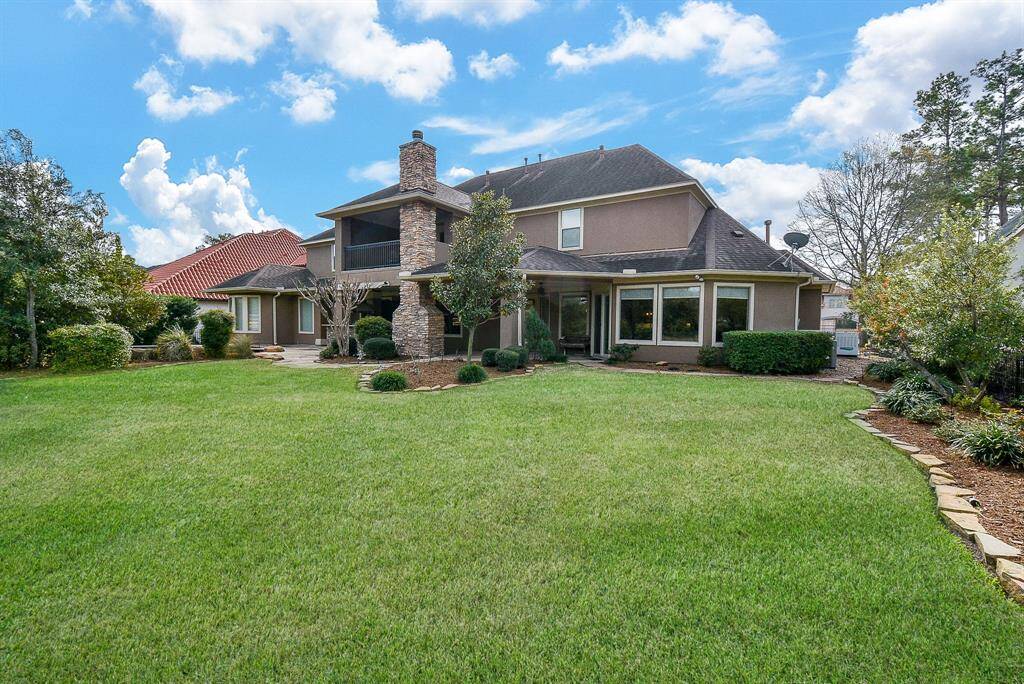 The lot is very large and has plenty of green space to relax and enjoy too - everything is beautifully landscaped.