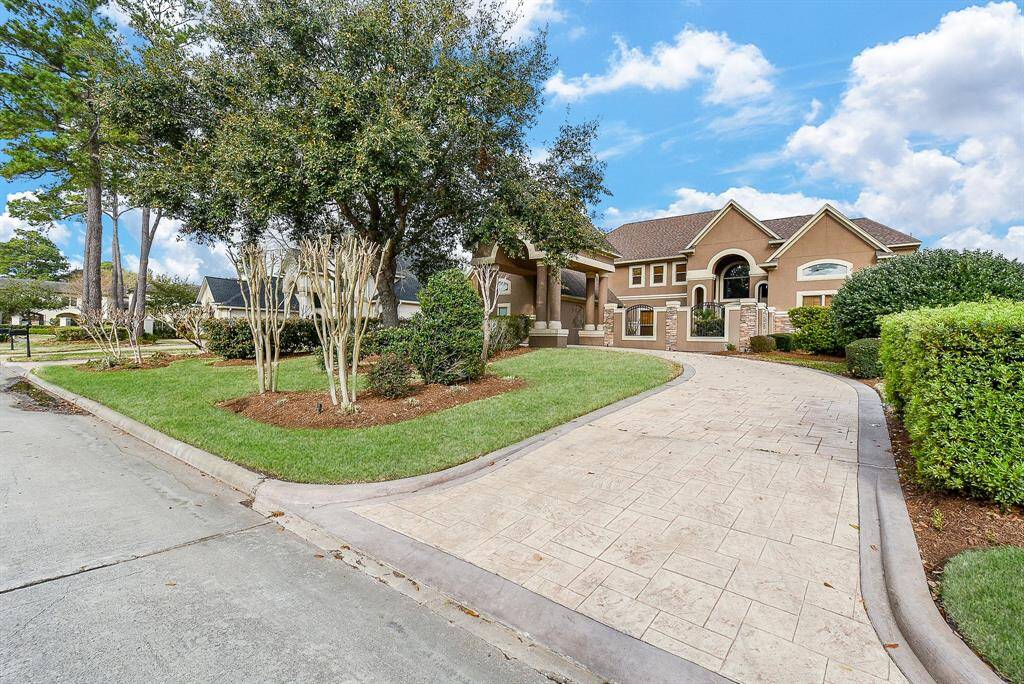 Beautiful curb appeal and a circular driveway for extra parking and easy access.
