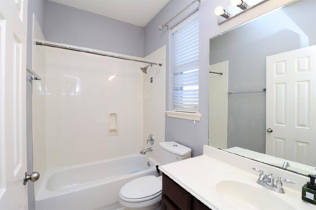 A full bathroom downstairs