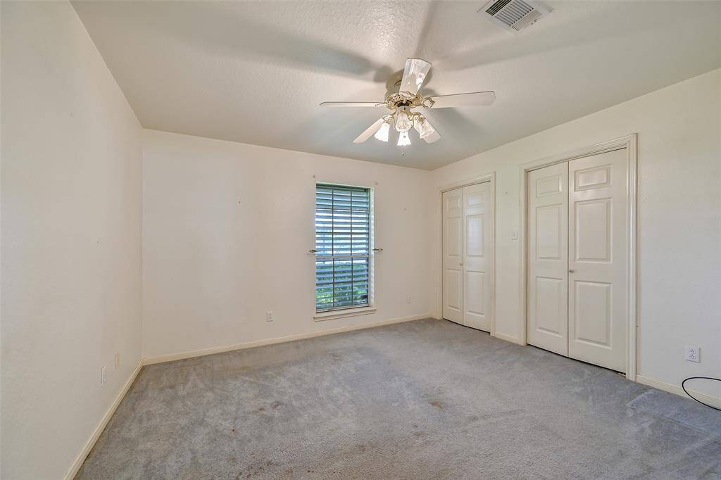 Secondary bedroom